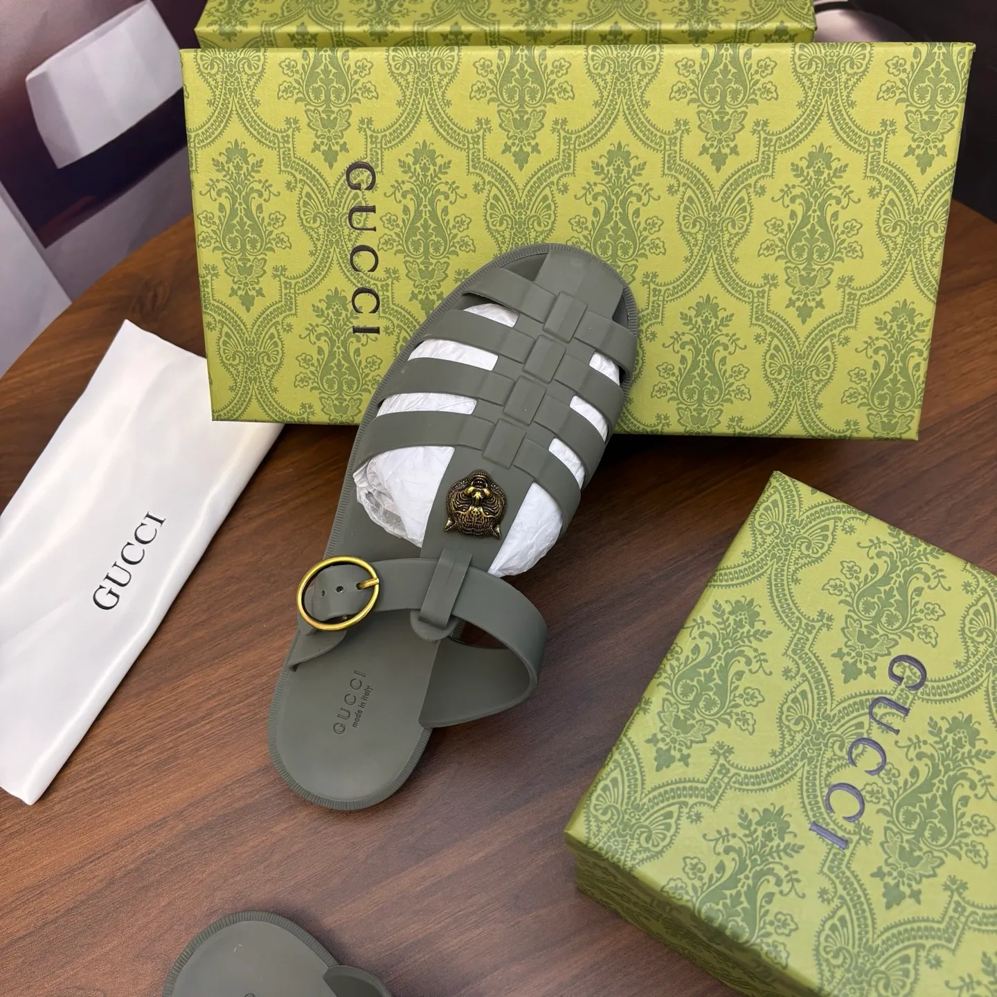 Men's shoes 260💰 [Gucci] Counter quality, top-quality original goods, real photos! Original TPU material, fine workmanship, comfortable; genuine 1:1 replica Size: 38 ~ 46